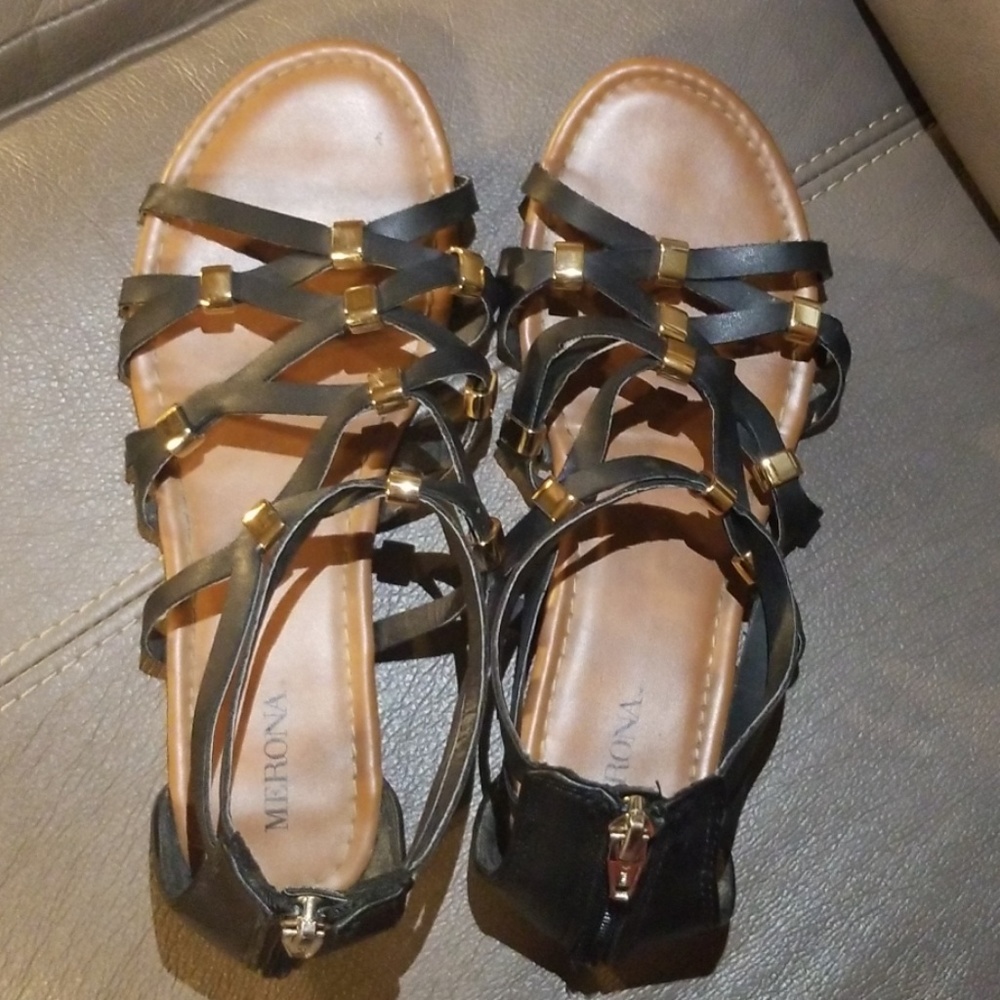 Sandals - Picture 2 of 4